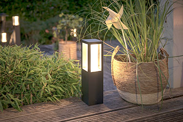 Zunanje stenske svetilke Zunanje stenske svetilke